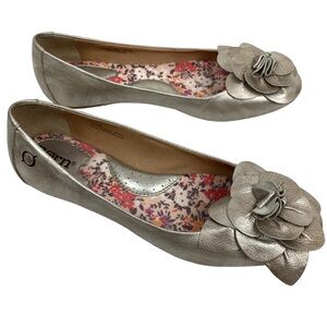 Born Precious Leather Flower Toe Flats Silver Metallic Style #W22208